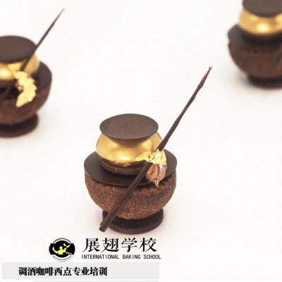 烘焙新手做淋面蛋糕老失?。空钩岷姹号嘤?xùn)告訴你原因！