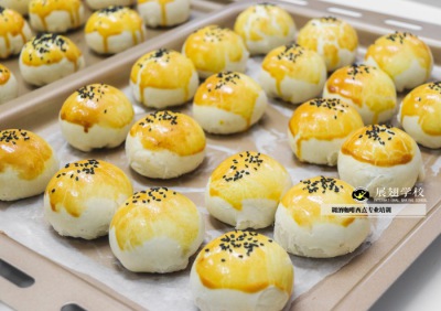 新手初學(xué)烘焙好不好學(xué)？最先要學(xué)做些什么？